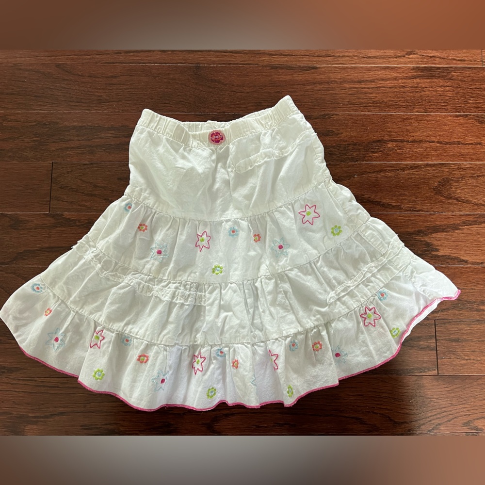 Narrative white flower embroider skirt 5